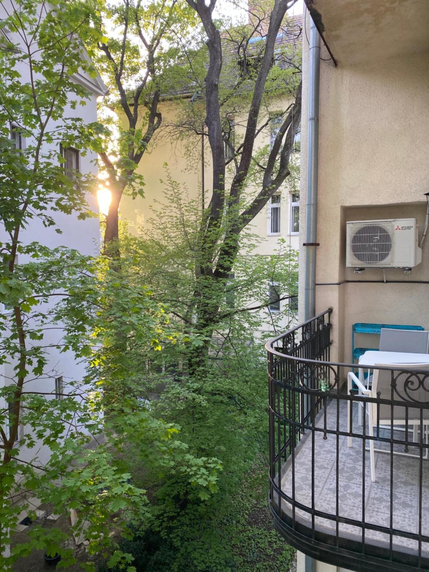 Superb With Ac 40 Sqm Terrace In The Greens Of Buda Centre Budapeste